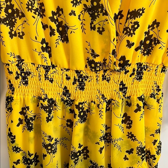 MICHAEL KORS NWOT Floral V Neck Yellow Ruffle Lined Dress, Size M - Picture 5 of 14